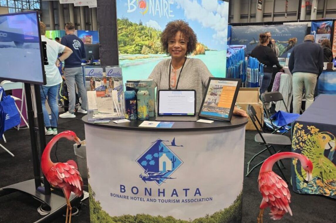 BONHATA: Instabilidat polítiko ta pone futuro di turismo na Boneiru bou di preshon