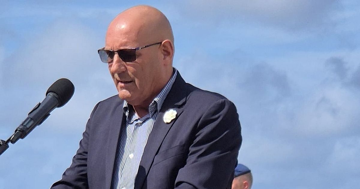 Jan Helmond ta stòp komo Representante di Reino interino 1 di yanüari 2027