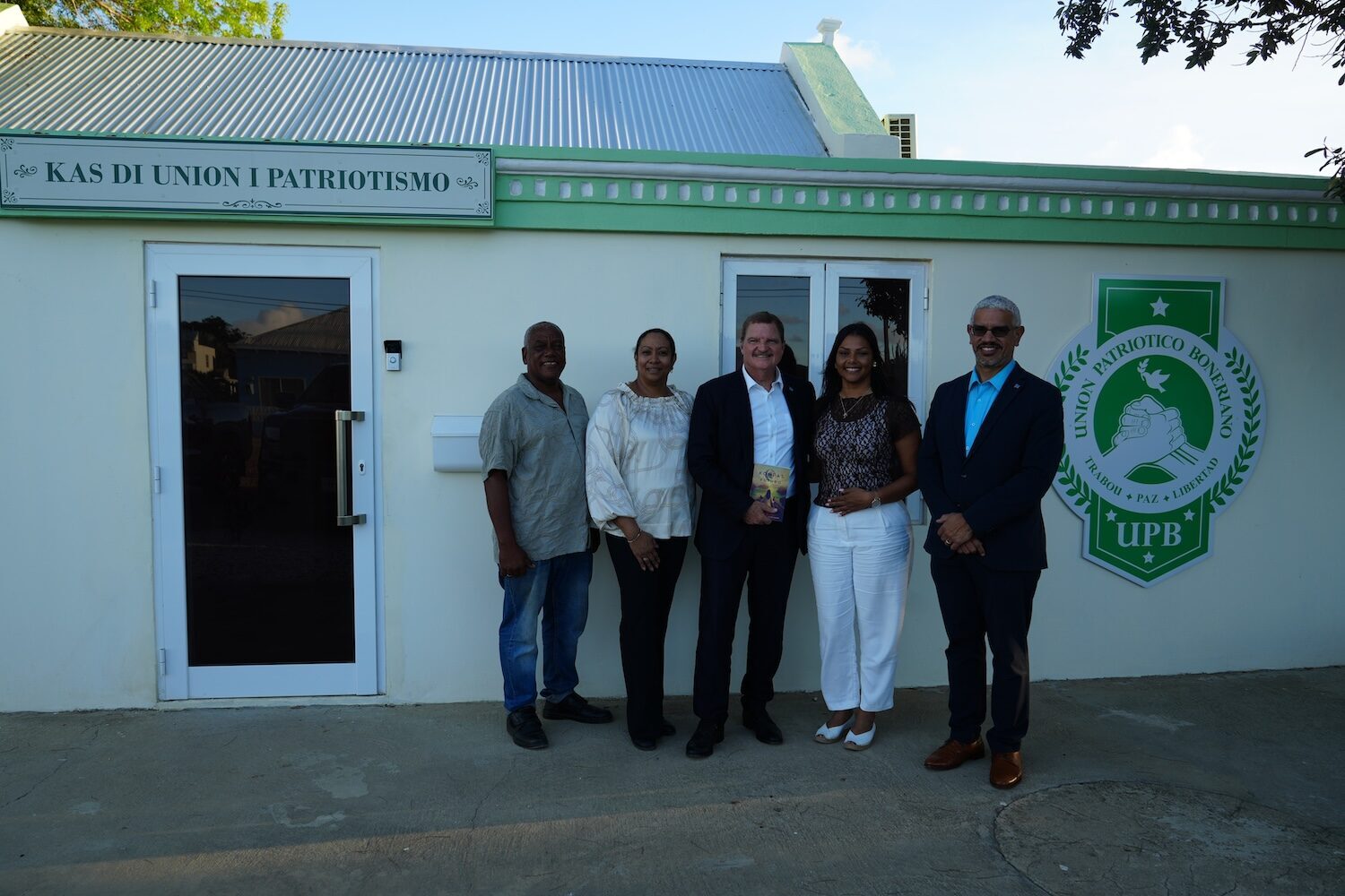 AVP i UPB ta sigui fortalesé kontakto polítiko entre Aruba i Boneiru