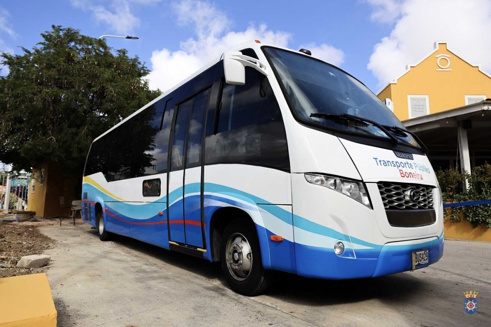 Promé konvoi a yega Boneiru: NV di transporte públiko a keda establesé?